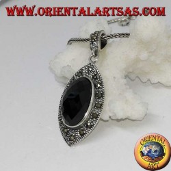 Silberanhänger mit facettiertem ovalem Onyx und Markasit