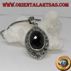 Colgante de plata con ónice ovalado facetado y marcasita