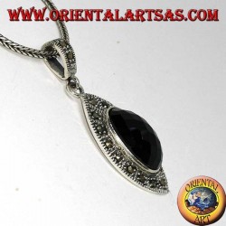 Colgante de plata con ónice ovalado facetado y marcasita