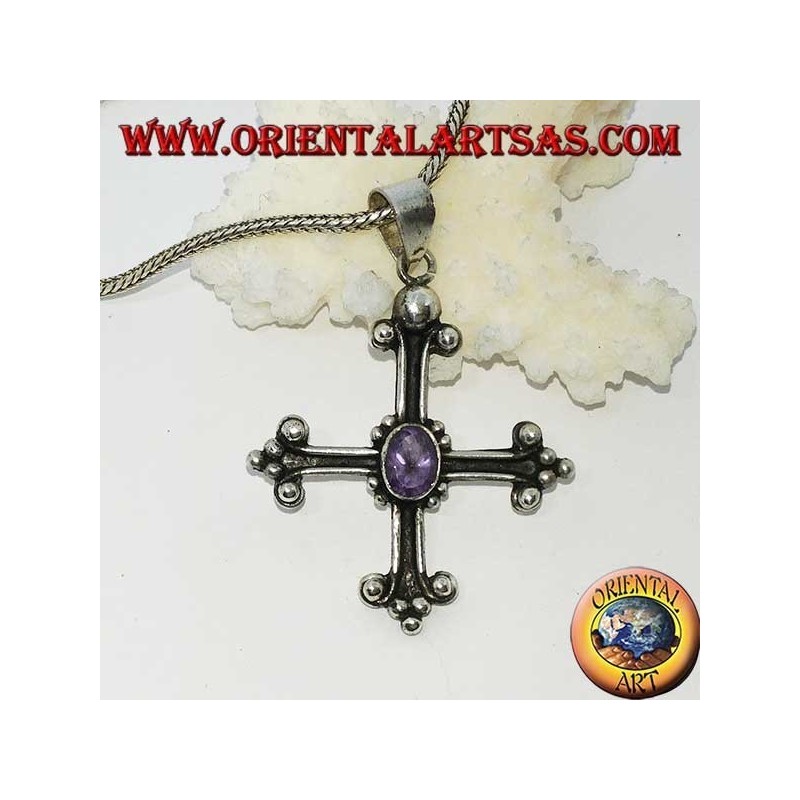 Silberanhänger, kreuzverankert mit facettiertem ovalem Amethyst