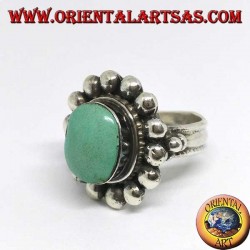 Anillo de plata con óvalo turquesa tibetano antiguo con bordes hemisféricos