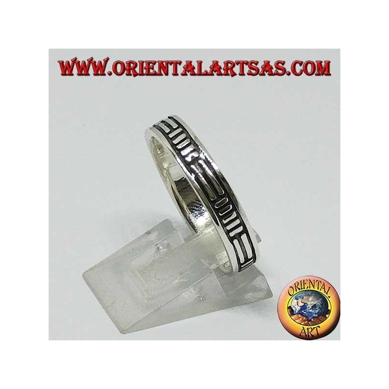 Bague en argent avec 2 lignes horizontales et 5 lignes verticales alternantes