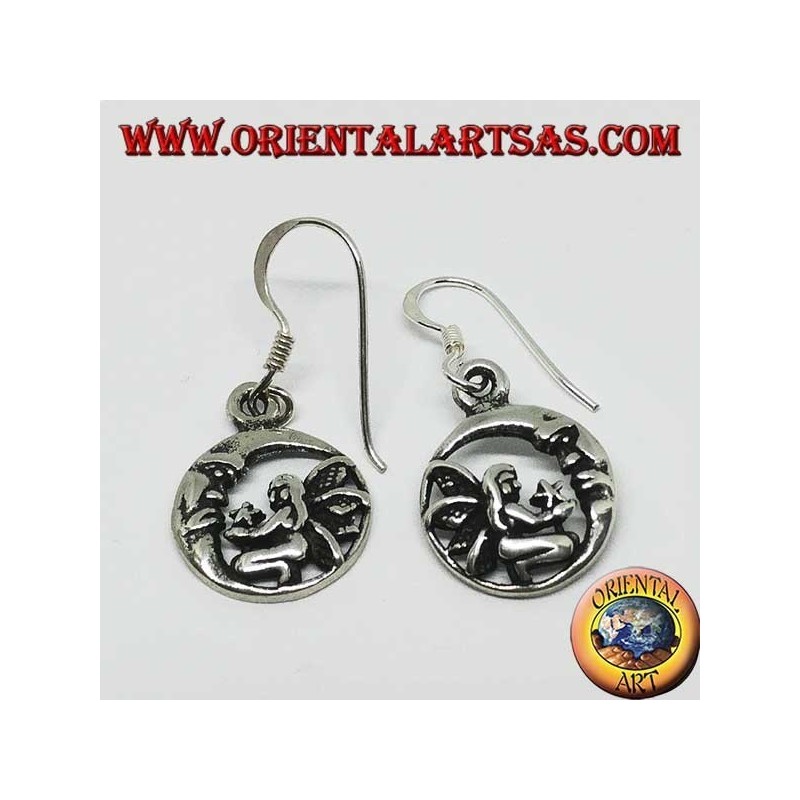 Boucles d'oreilles en argent, fée sur ses genoux qui donne l'étoile à la lune