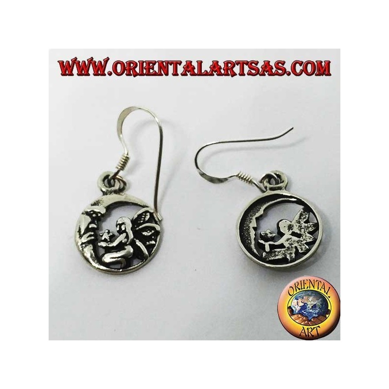 Pendientes de plata, hada de rodillas que le da la estrella a la luna