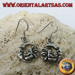 Boucles d'oreilles en argent, fée sur ses genoux qui donne l'étoile à la lune
