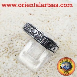 Claddagh wedding ring in silver