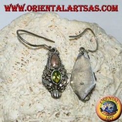 Pendientes de plata con cabeza de dragón con juego de peridotos y placas de oro.