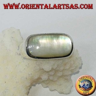 Anello in argento con madreperla di traverso