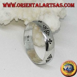 Silver ring, band with bas-relief inlays of triangles with three dots and cross