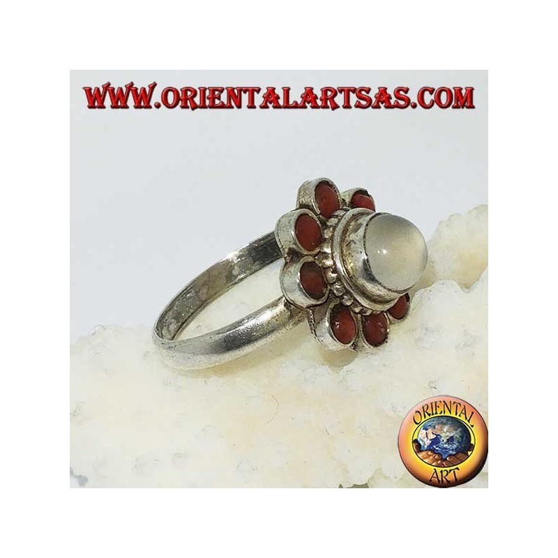 Anillo de plata con piedra lunar (adularia) rodeada de corales