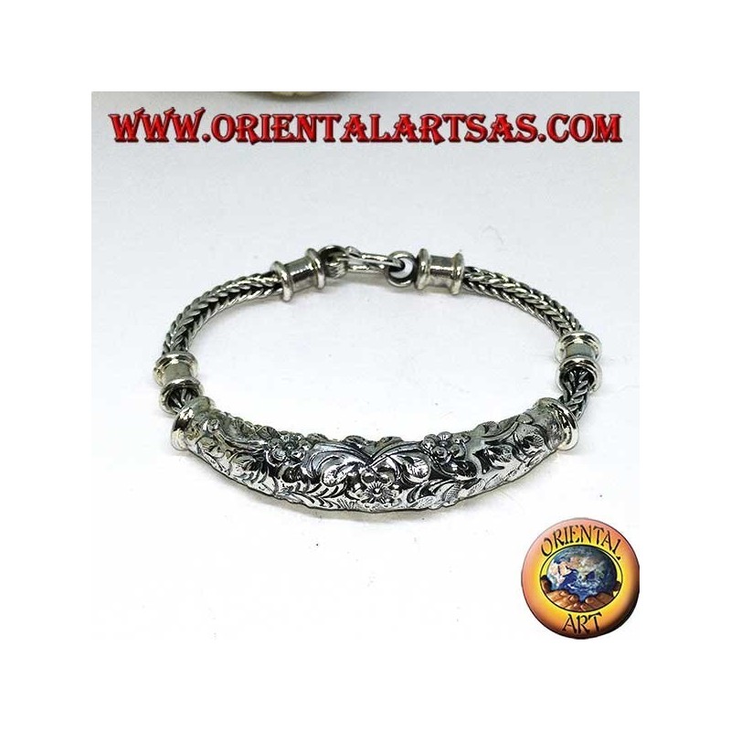 Bracelet en argent avec insert ciselé à motifs floraux