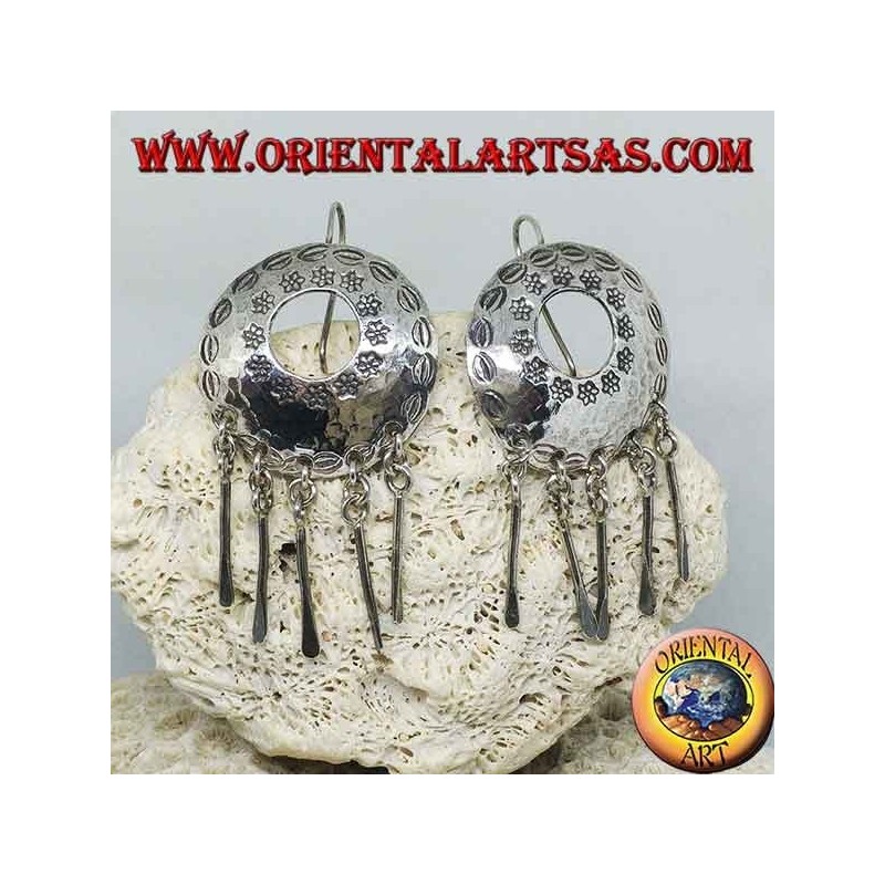 Silberne Schildohrringe mit Anhängern, handgefertigt von Karen