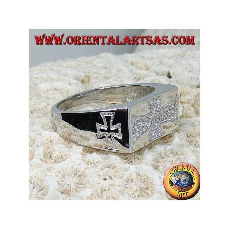 Bague en argent, croix templière avec zircons et croix gravés sur les côtés