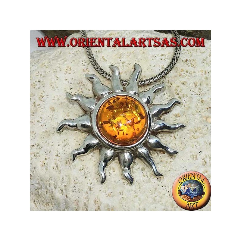 Pendentif en argent soleil avec rayons et ambre hémisphérique au centre