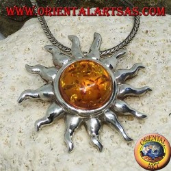 Pendentif en argent soleil avec rayons et ambre hémisphérique au centre