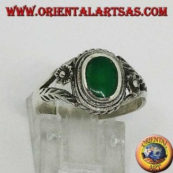 Silver ring with oval green agate and flower on the sides, small