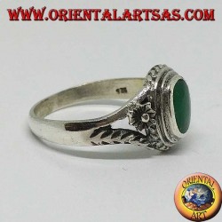 Silver ring with oval green agate and flower on the sides, small