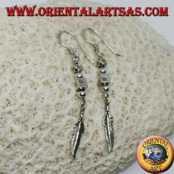 Pendientes de plata con pepitas y colgante de plumas, hechos a mano por Karen