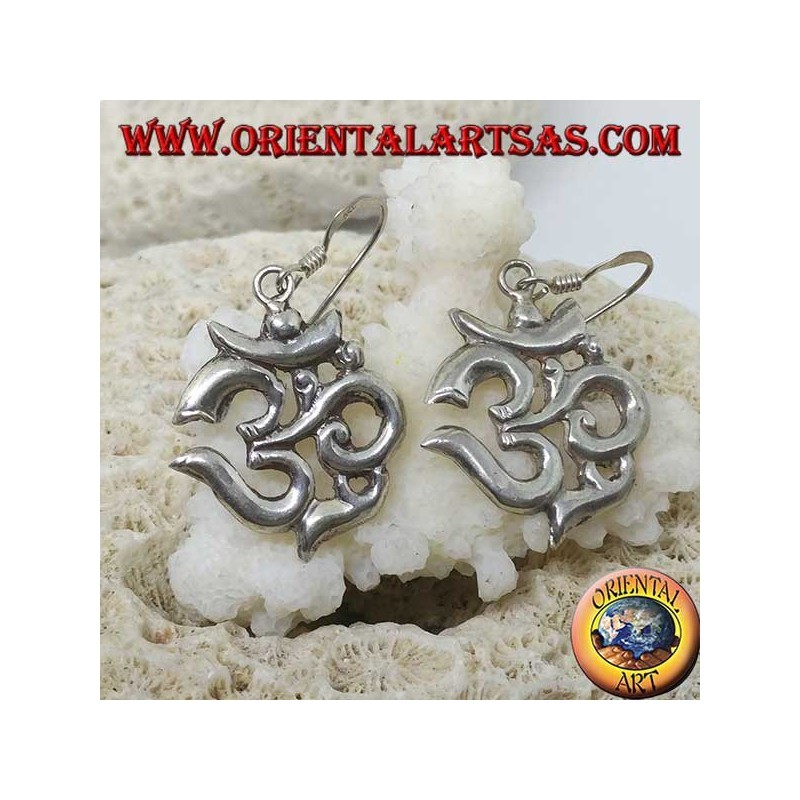 Pendientes de plata Om (ॐ) sílaba sagrada hecha a mano en Nepal