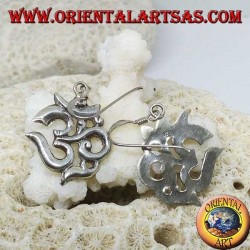 Pendientes de plata Om (ॐ) sílaba sagrada hecha a mano en Nepal