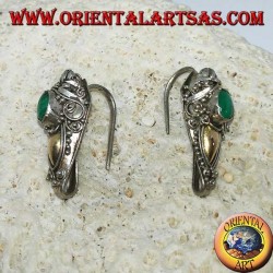 Pendientes de plata con forma de cabeza de dragón con pan de oro y malaquita ovalada