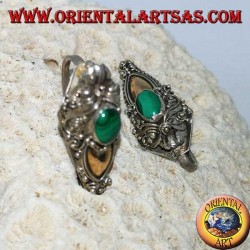 Pendientes de plata con forma de cabeza de dragón con pan de oro y malaquita ovalada