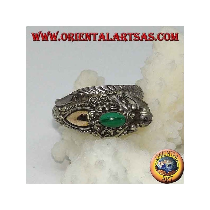 Anello in argento con testa di drago con foglia d'oro e malachite ovale, regolabile
