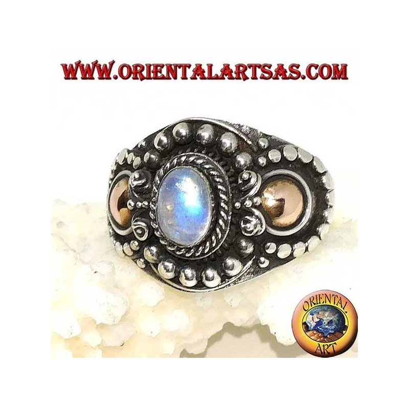 Handgearbeiteter Silberring mit Regenbogen-Mondstein (Adularia) und Goldapplikationen