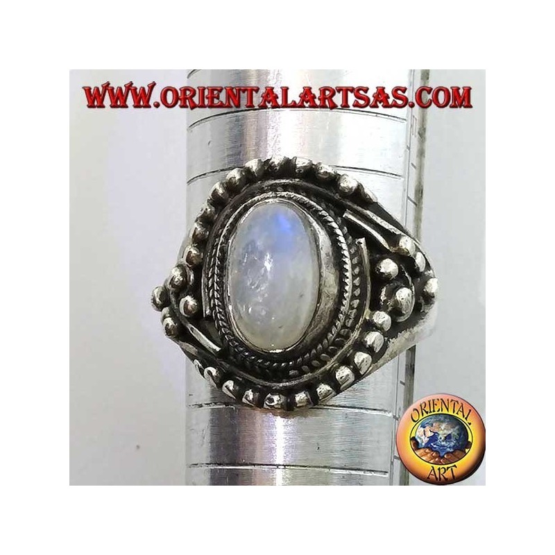 Anillo de plata con luna de arco iris oval con decoraciones de bolas asimétricas