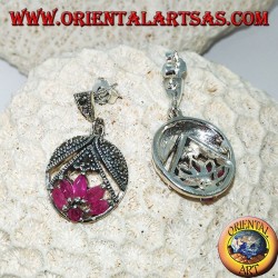 Boucles d'oreilles en argent avec fleur de lotus avec 5 rubis navette et 1 tour