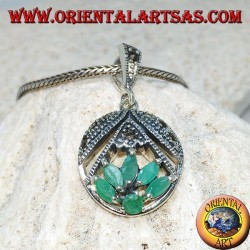 Pendentif en argent avec fleur de lotus avec 5 émeraudes navette et 1 tour