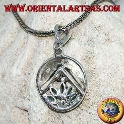Pendentif en argent avec fleur de lotus avec 5 émeraudes navette et 1 tour