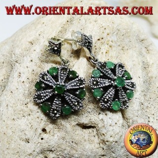 Pendientes margaritas de plata con 6 +1 esmeraldas redondas y marcasitas naturales.