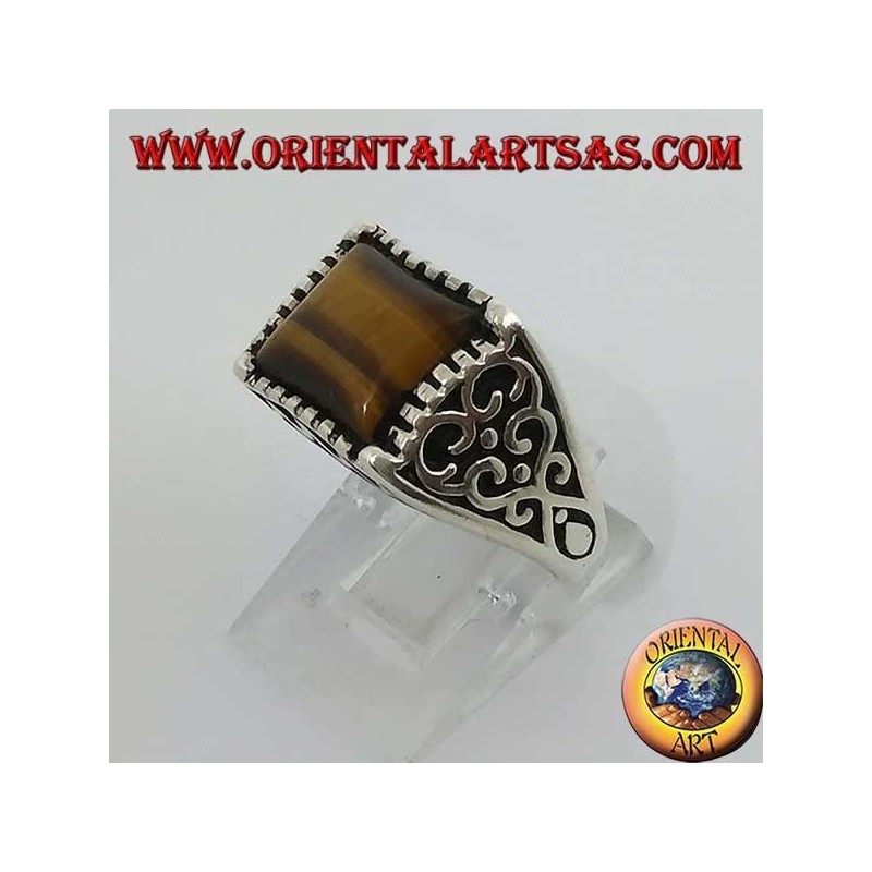 Bague en argent avec décorations de flammes et oeil de tigre carré