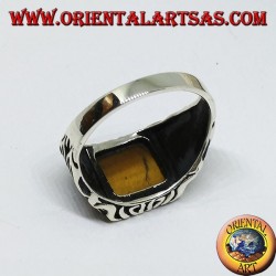 Bague en argent avec décorations de flammes et oeil de tigre carré (à plat)