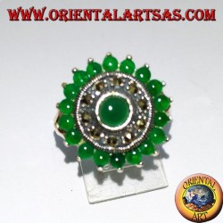 Round silver ring with 18 + 1 round green agate and marcasites