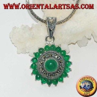 Colgante redondo de plata, con 18 + 1 ágata verde redonda y marcasitas