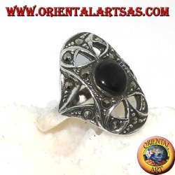 Oval silver ring with a round onyx surrounded by marcasite
