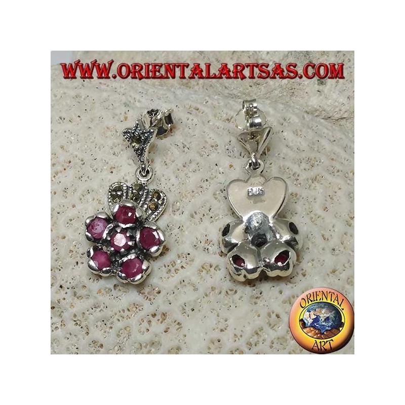 Boucles d'oreilles pendantes en argent avec 6 rubis ronds naturels sertis pour former une fleur et du marcassite