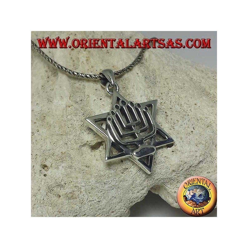 Colgante de plata de la Menorah sobre la estrella de David