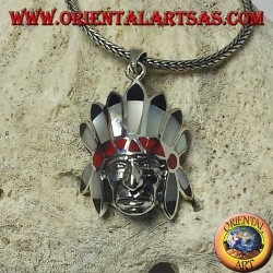 Silberanhänger, Indianerkopf mit Perlmutt-Onyx und Korallenkopfschmuck