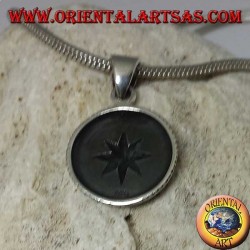 Pendentif en argent, rose des vents (boussole) en bas-relief