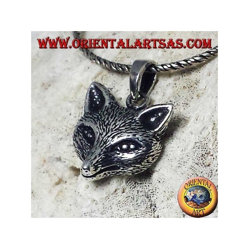 Pendentif en argent avec une tête de renard