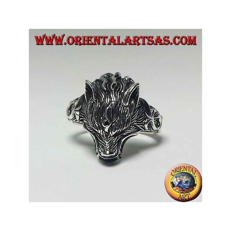 Ring aus 925er Silber mit knurrendem Wolfskopf