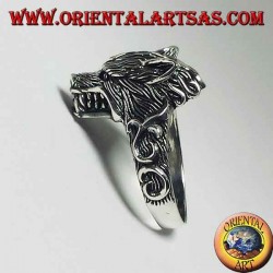 Ring in 925 ‰ silver, with a wolf's head that growls