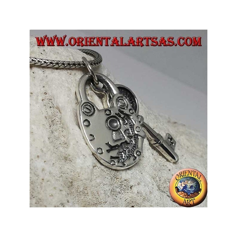 Colgante realizado en plata 925 de un candado y llave con reloj