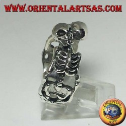 Silver ring of skeletons in pairs