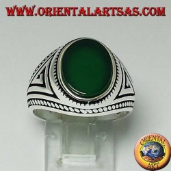 Silver ring with flat oval green agate with braid at the edges of the ring