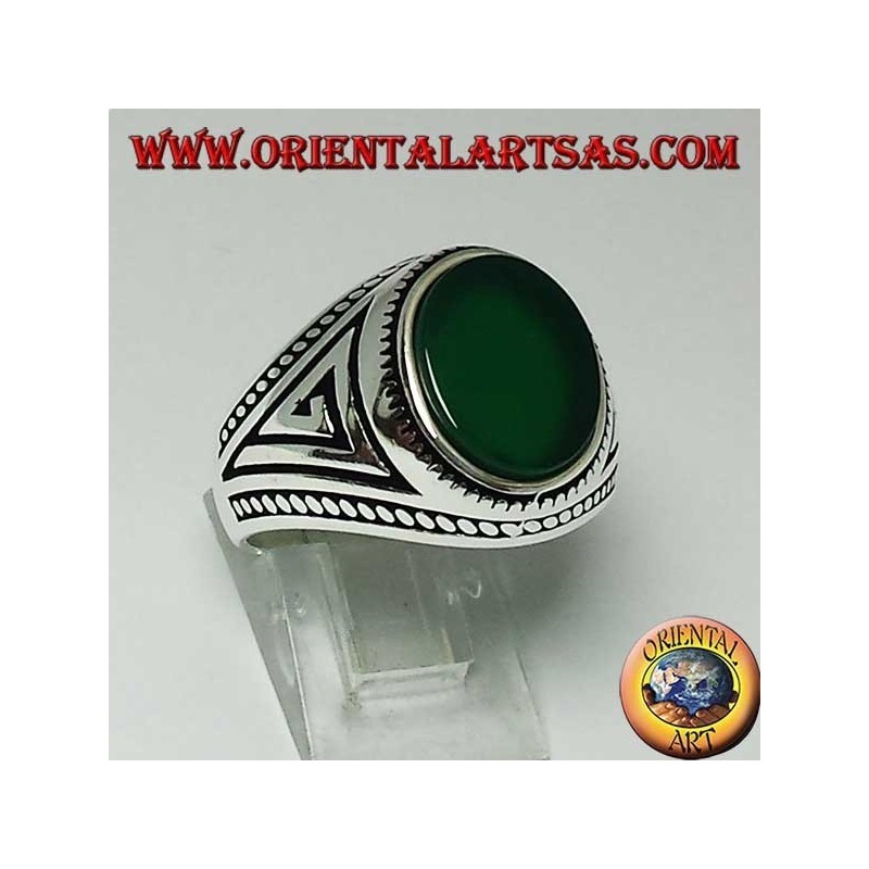 Anello in argento con agata verde ovale piatta con treccia ai bordi