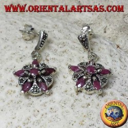 Boucles d'oreilles en argent avec 5 rubis naturels dans une navette + 1 tour pour former une étoile et marcassite